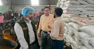 নওগাঁয় নিরাপদ খাদ্য আইন লঙ্ঘনে তিন প্রতিষ্ঠানকে জরিমানা